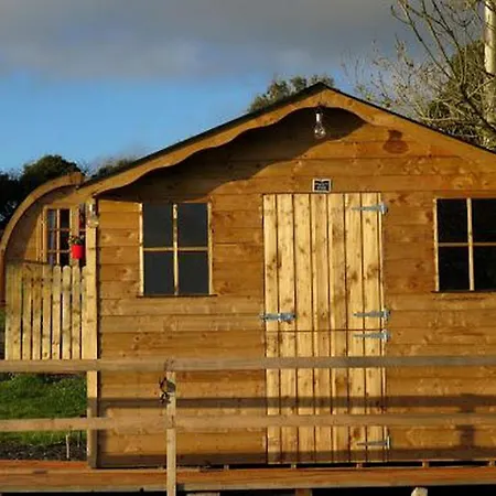 Charming For Two Guests By The River Shannon, Ireland