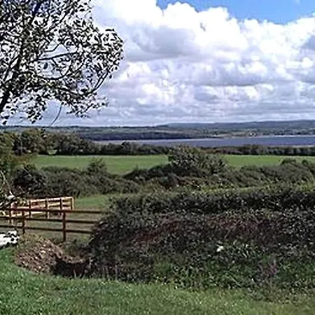Charming For Two Guests By The River Shannon, Ireland Holiday home Effernan