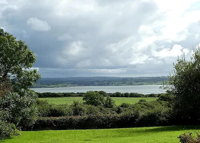 Charming For Two Guests By River Shannon, Ireland *
